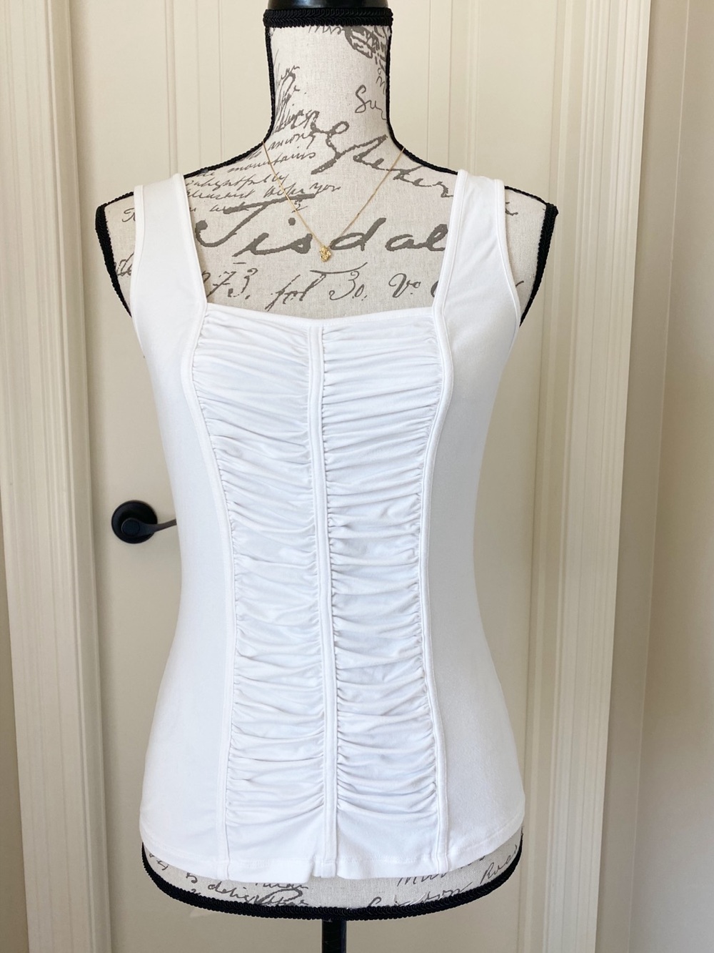 CACHE White Ruched Front Tank Top Size Medium
